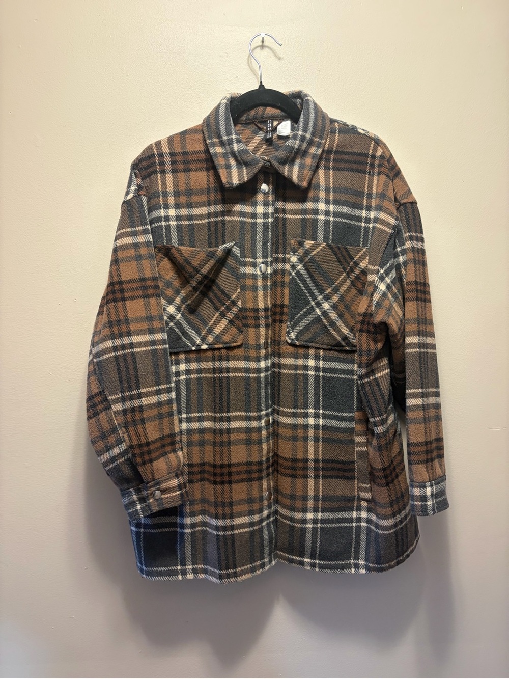 H&Medium Plaid Shirt Jacket in Brown & Gray Size Medium